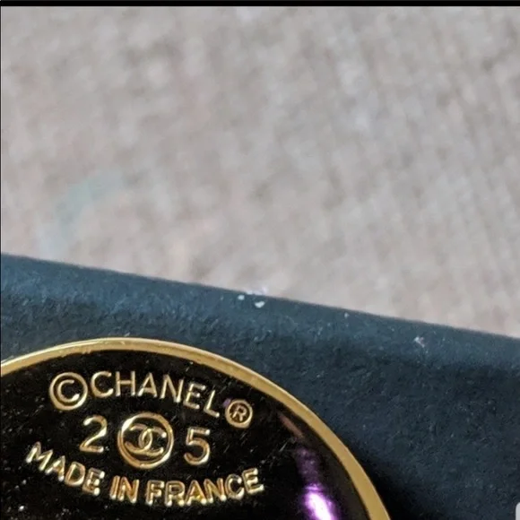 Chanel purse pin